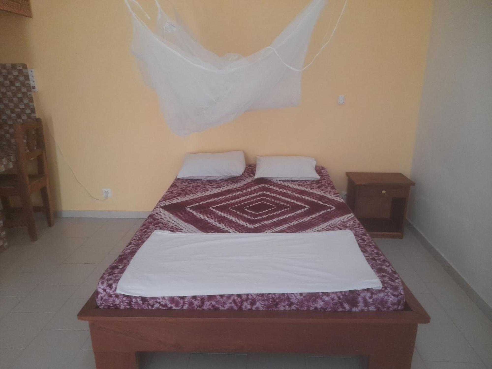 Appartement Familial Spacieux Avec Climatisation Ziguinchor Exterior foto
