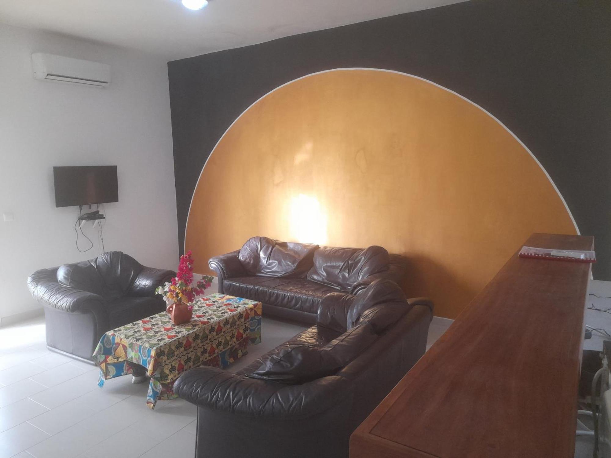 Appartement Familial Spacieux Avec Climatisation Ziguinchor Exterior foto