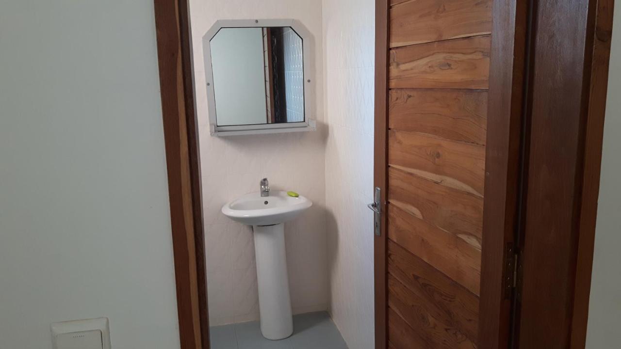 Appartement Familial Spacieux Avec Climatisation Ziguinchor Exterior foto