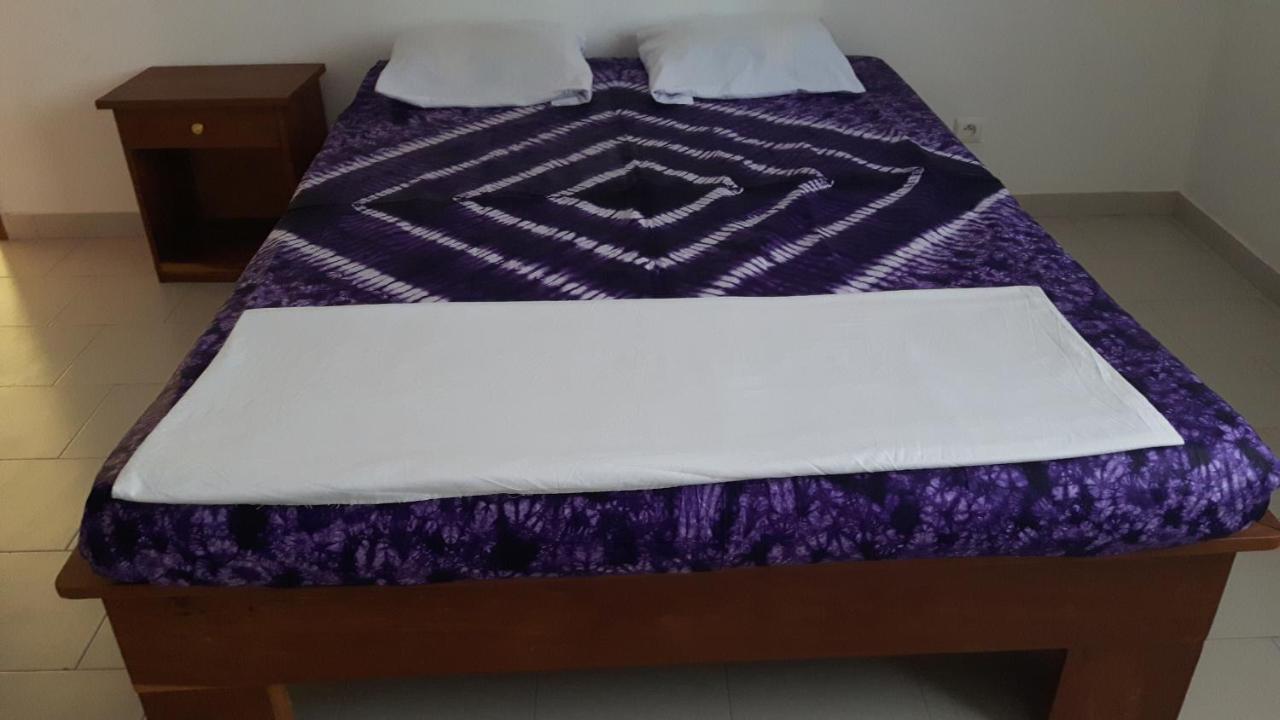Appartement Familial Spacieux Avec Climatisation Ziguinchor Exterior foto